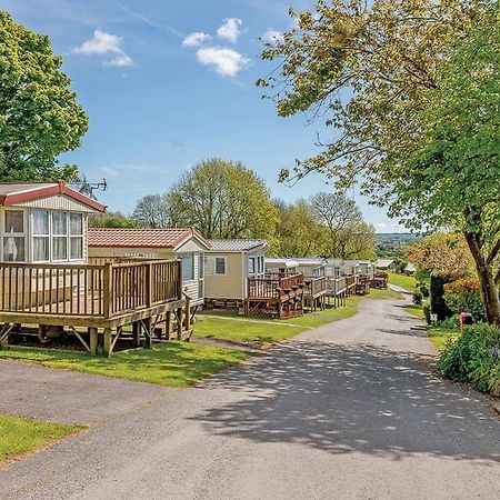 Noble Court Holiday Park Narberth Buitenkant foto