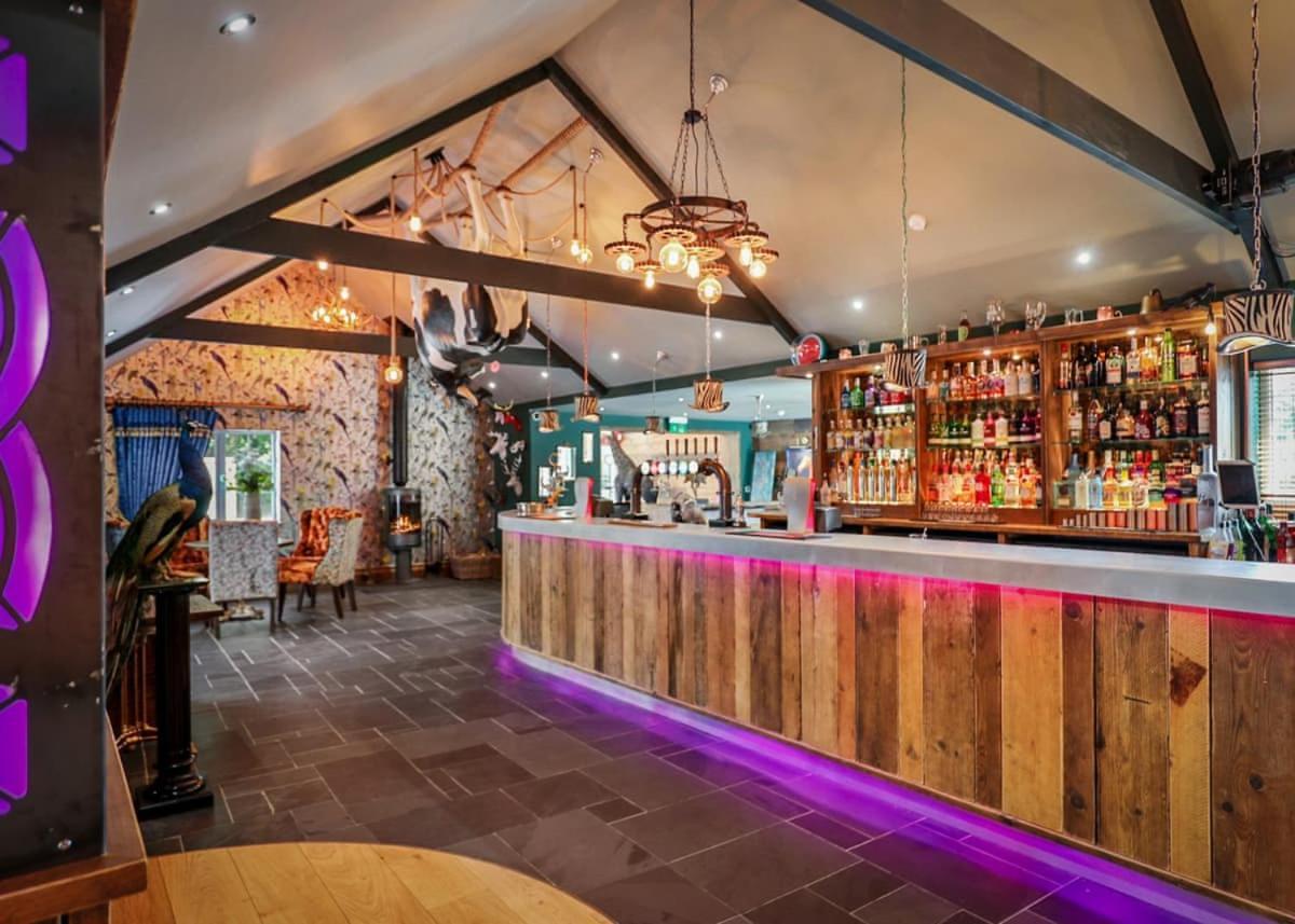 Noble Court Holiday Park Narberth Buitenkant foto